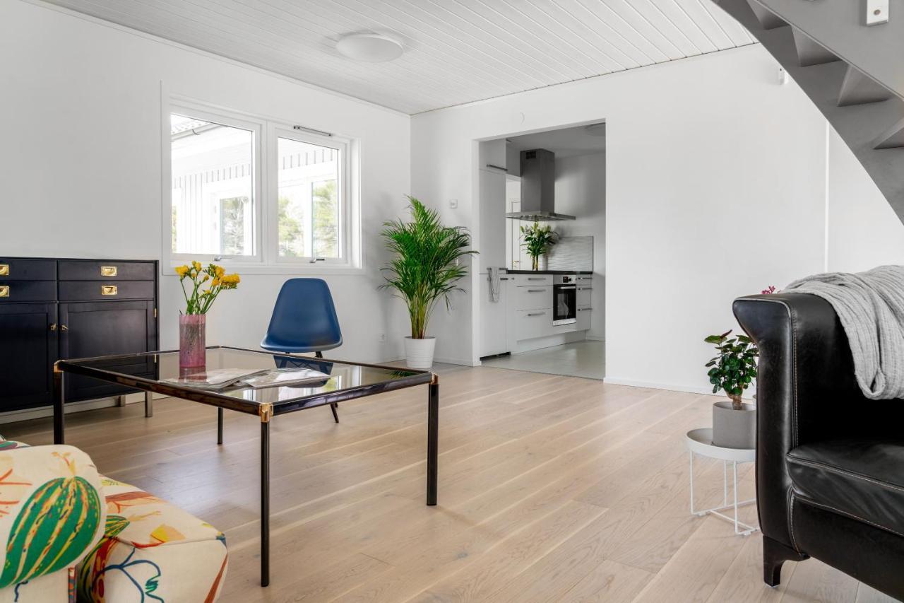 Elegant With Stunning Sea View And Garden Appartement *
